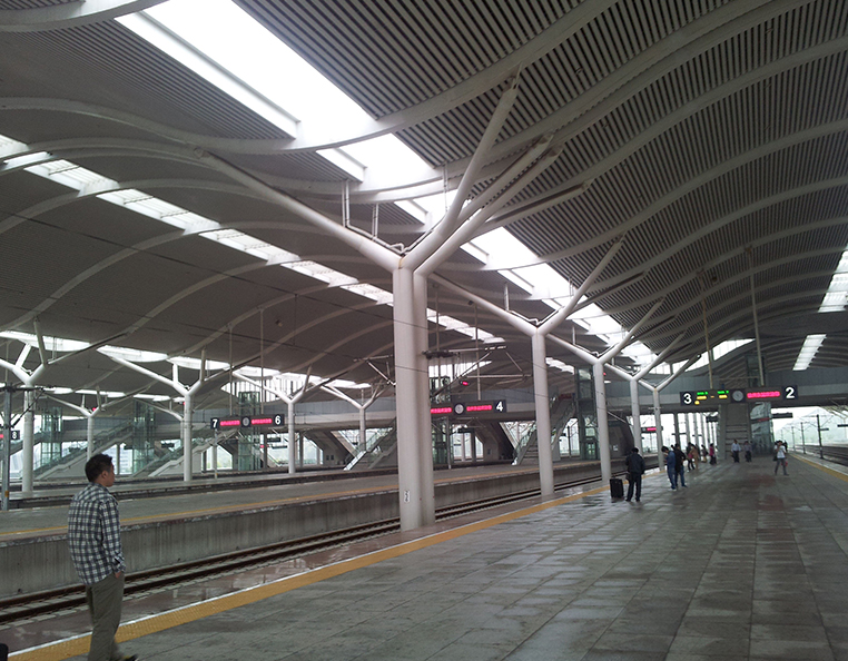 徐州站管桁架站台雨篷