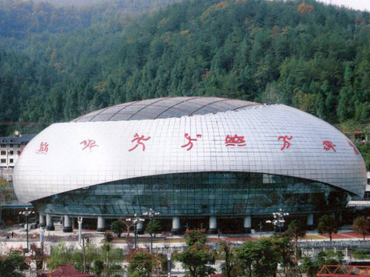 安徽省桐城市体育馆网架工程